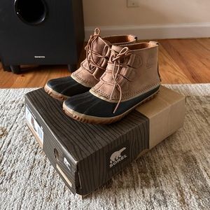 Sorel out n about leather duck boots waterproof